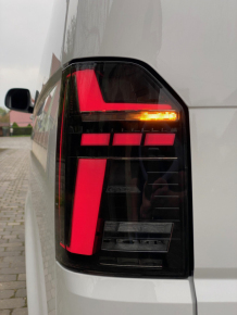 Facelift-Design LED-Rückleuchten Klarglas Schwarz passt für VW T5 ab 2009-2015